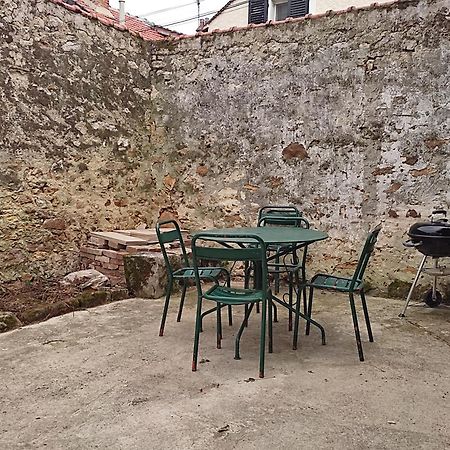 Вилла Les Glycines Vulaines-sur-Seine Экстерьер фото