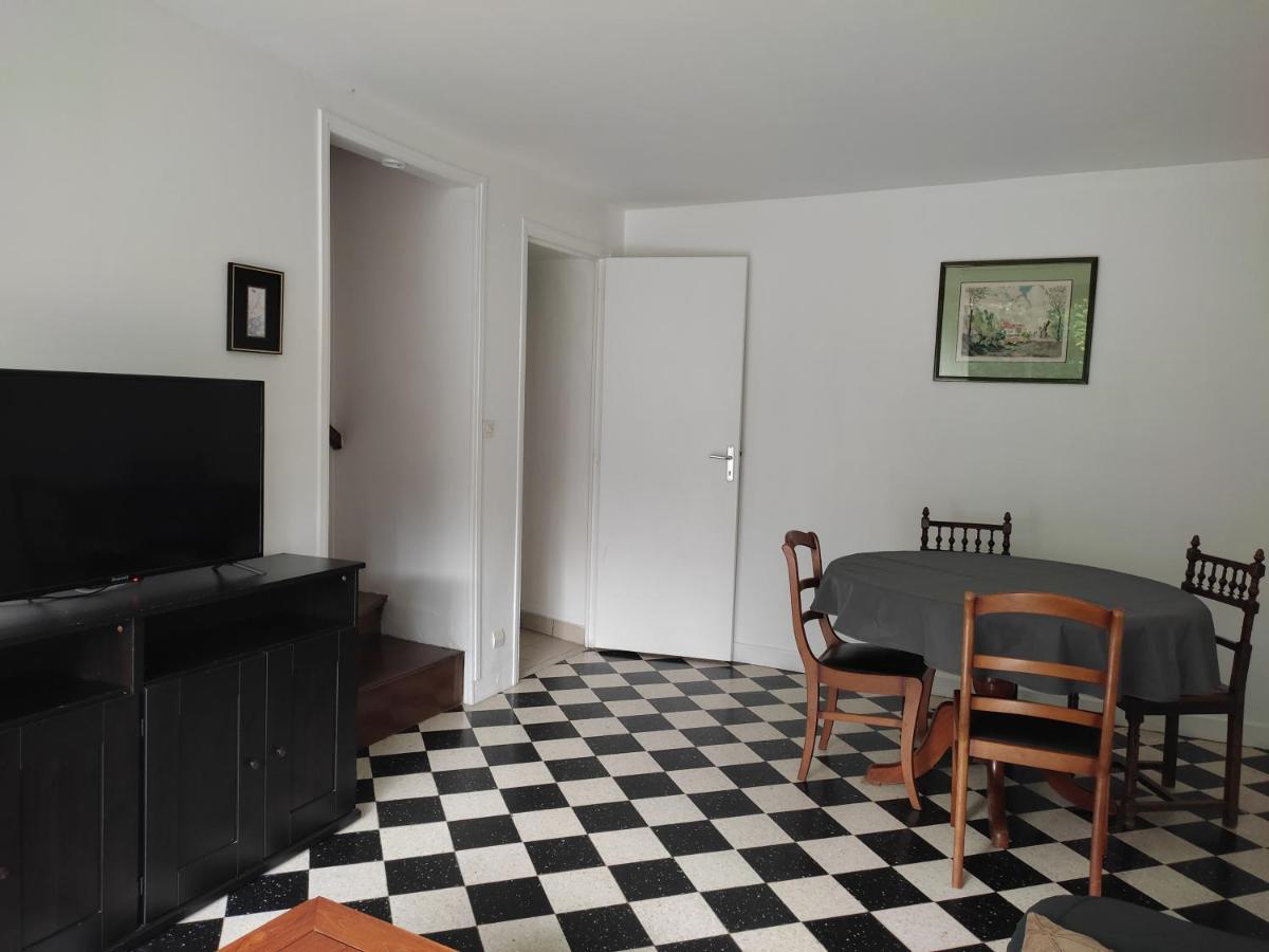 Вилла Les Glycines Vulaines-sur-Seine Экстерьер фото