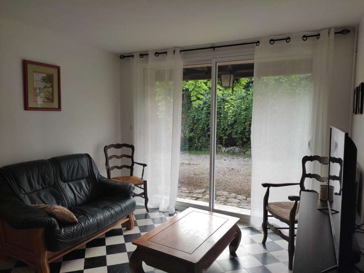 Вилла Les Glycines Vulaines-sur-Seine Экстерьер фото